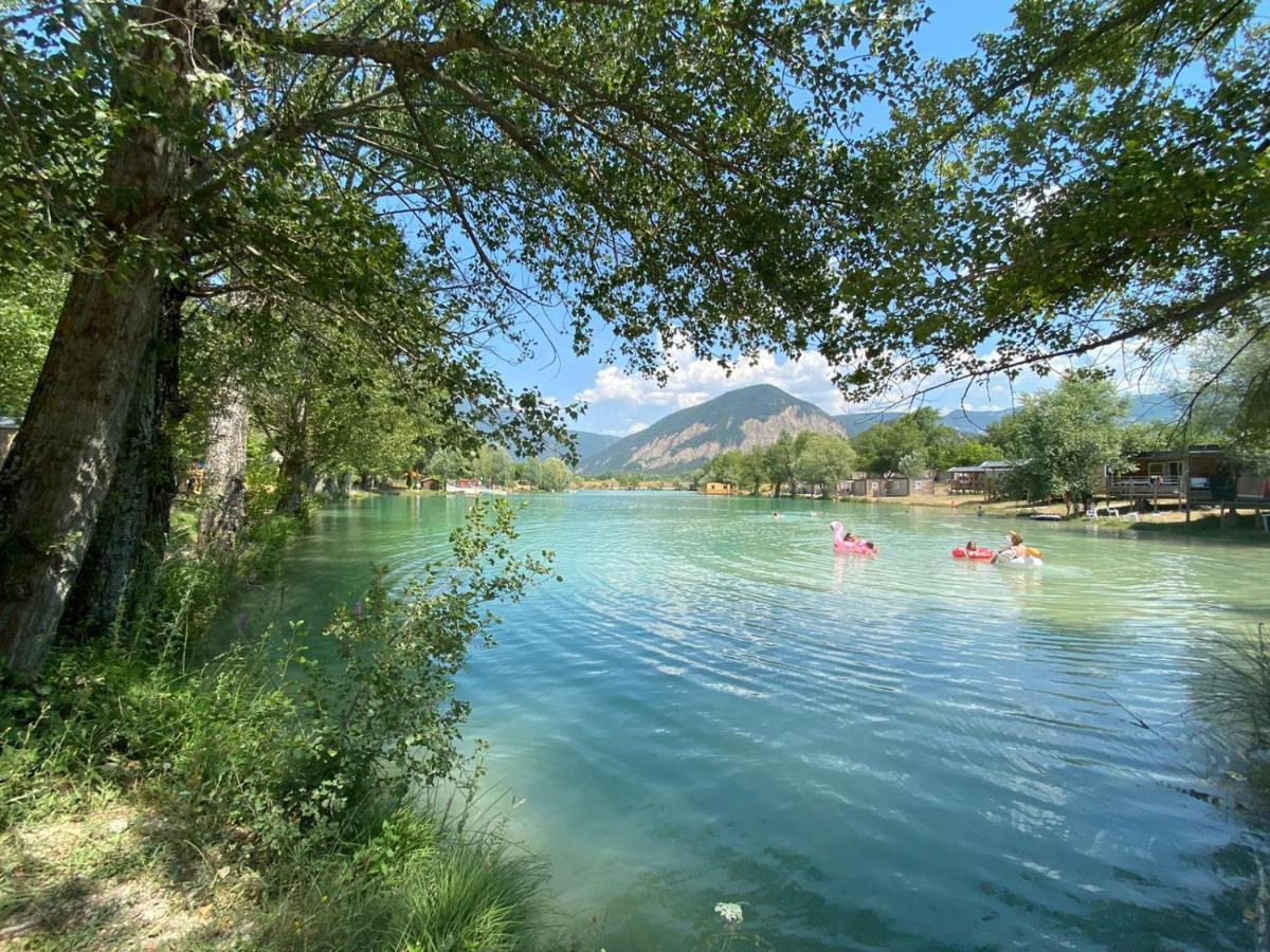 ホテル Camping Le Lac Bleu Châtillon-en-Diois エクステリア 写真