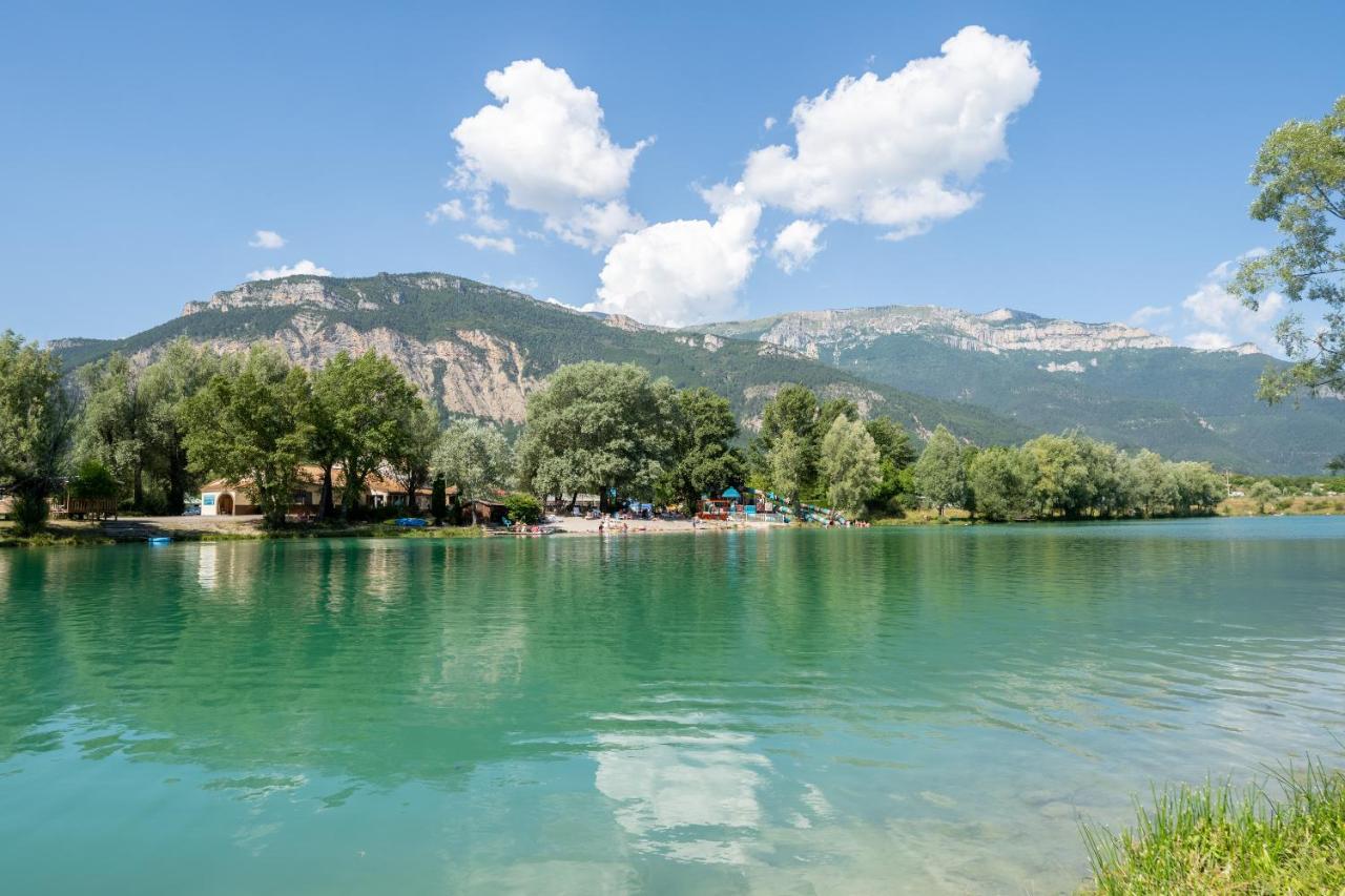 ホテル Camping Le Lac Bleu Châtillon-en-Diois エクステリア 写真