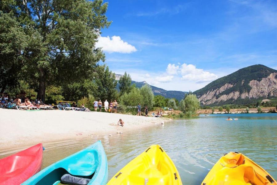 ホテル Camping Le Lac Bleu Châtillon-en-Diois エクステリア 写真