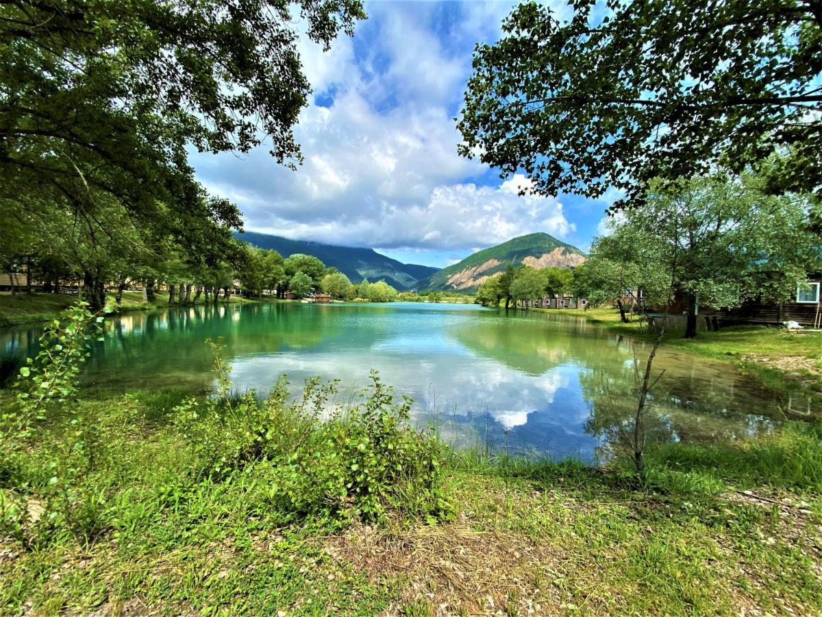 ホテル Camping Le Lac Bleu Châtillon-en-Diois エクステリア 写真