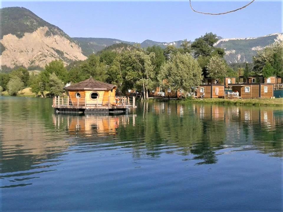ホテル Camping Le Lac Bleu Châtillon-en-Diois エクステリア 写真