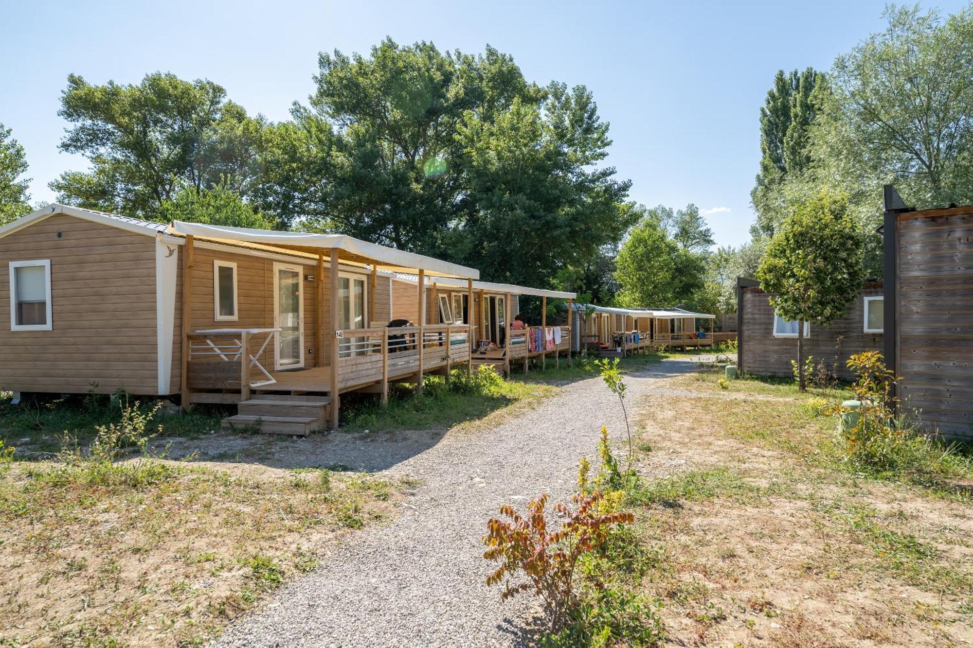 ホテル Camping Le Lac Bleu Châtillon-en-Diois エクステリア 写真