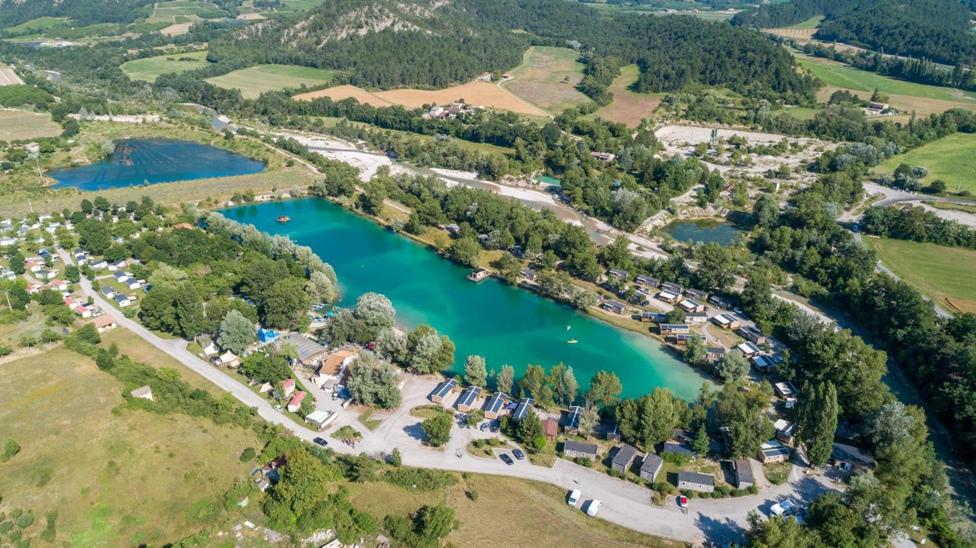 ホテル Camping Le Lac Bleu Châtillon-en-Diois エクステリア 写真